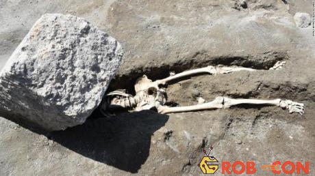 Người đàn ông mất đầu trong vụ phun trào núi lửa Vesuvius.