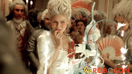 Nhân vật Marie Antoinette trong bộ phim cùng tên chiếu năm 2006.