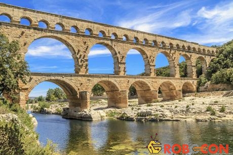 Đây là cầu dẫn nước cao nhất trong số các công trình tương tự thời La Mã.