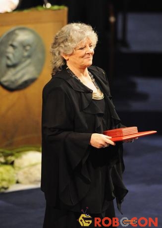 Bà Ada E. Yonath (Israel) nhận giải Nobel hóa học năm 2009