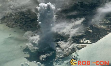 Mây cumulus castellanus có hình trụ độc đáo xuất hiện trên đảo Andros.
