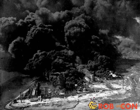 Ảnh chụp vụ nổ tàu Grandcamp ở Texas năm 1947, kéo theo hàng loạt vụ nổ khác.