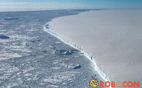 Tảng băng trôi lớn nhất từng được ghi lại, đã tách ra khỏi Bán đảo Nam Cực năm 2017.