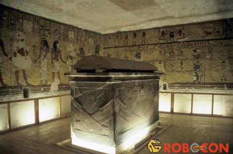 Ngôi mộ tuyệt đẹp của pharaoh Ay