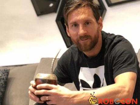 Messi uống trà mate khi ở nhà.