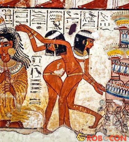 Với người Ai Cập cổ, vũ điệu nhảy trong điệu múa quan trọng hơn là quần áo.