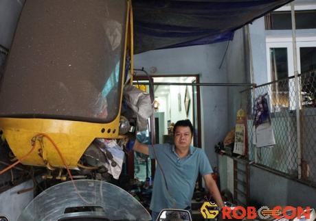 Anh Nguyễn Văn Thắng, ở tổ 7, phố Gia Quất, quận Long Biên, TP Hà Nội đã chế tạo, thử nghiệm thành công chiếc máy bay trực thăng