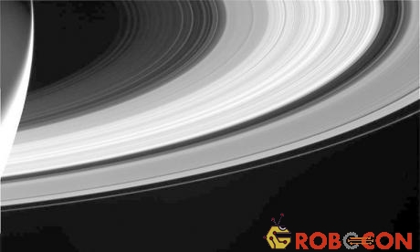 Cassini chụp lại hình ảnh sao Thổ cùng các vành đai trong lần bổ nhào cuối cùng xuống khí quyển của hành tinh này.
