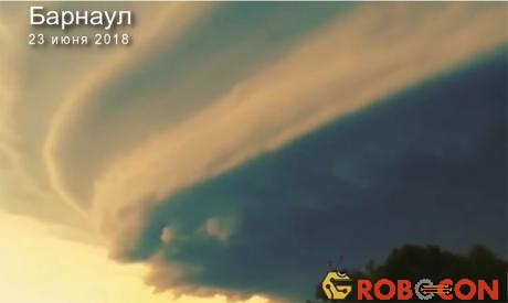 Cơn bão tấn công thành phố Barnaul.