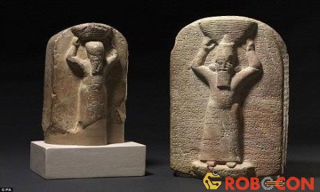 Tác phẩm điêu khắc khắc họa hình ảnh 2 vị vua của đế chế Assyria