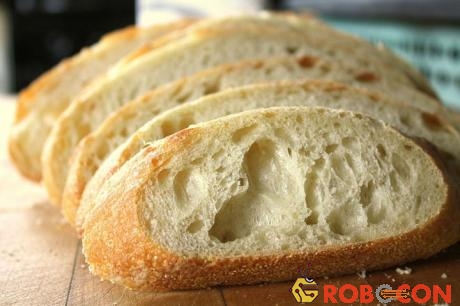 Việc cắt nhỏ bánh mì thành từng miếng cũng tỏ ra rất hữu ích trong những bữa ăn thân mật.