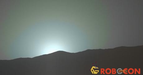 Hoàng hôn xanh khác lạ nhìn từ bề mặt sao Hỏa