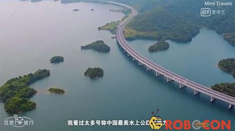 Đường cao tốc đặc biệt được xây trên đỉnh 17 cây cầu chìm dưới nước.