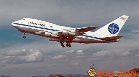 Một máy bay của hãng Pan Am (Mỹ).