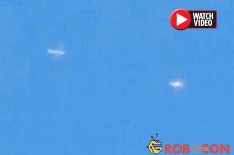 Hình ảnh được cho là máy bay truy đuổi UFO trên bầu trời Mỹ.