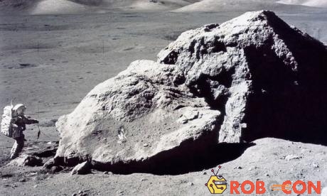 Đất đá trên Mặt trăng chính là nguồn tài nguyên nghiên cứu quý giá nhất.