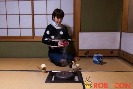 Ngồi trên sàn nhà là một văn hóa có từ rất lâu đời tại Nhật Bản