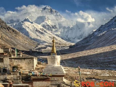 Đỉnh Everest (đỉnh Chomolungma).