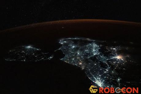 Ánh đèn nhân tạo ở Sri Lanka và cực nam Ấn Độ lấn át ánh sao trong ảnh chụp