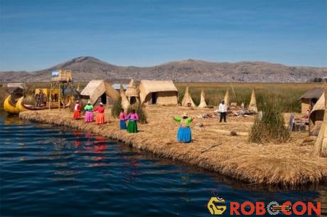 Quần đảo nổi trên hồ Titicaca – Peru