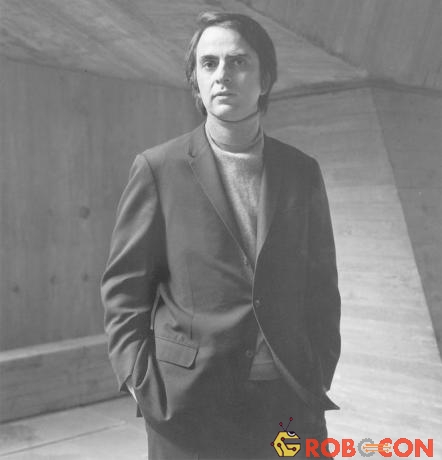Nhà thiên văn học Mỹ Carl Sagan.