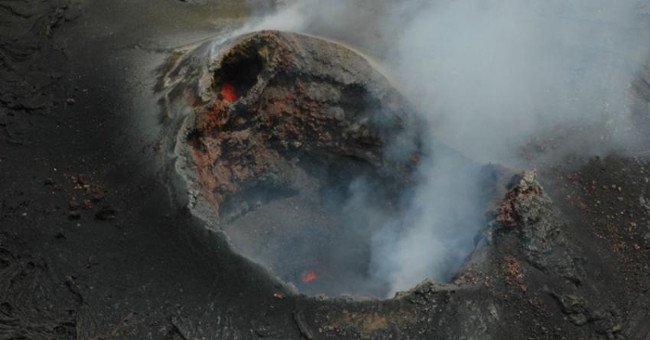Mauna Loa - Núi lửa lớn nhất thế giới chuẩn bị phun trào trở lại