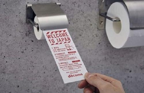 Thử nghiệm giấy vệ sinh cho smartphone trong sân bay Nhật Bản