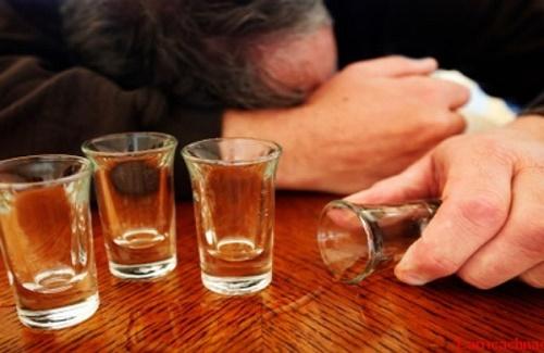 Ngộ độc rượu và các cách sơ cứu người bị ngộ độc rượu kịp thời