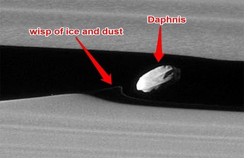 Hình ảnh chi tiết nhất về vệ tinh nhỏ của Sao Thổ
