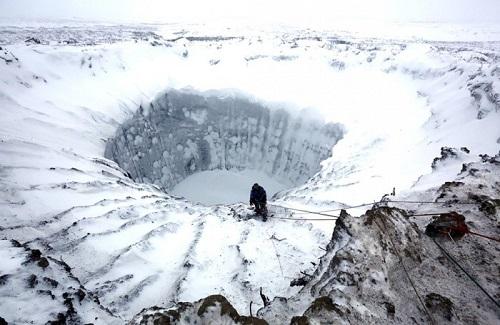 Hố tử thần ở Siberia - Bí ẩn địa chất khó hiểu nhất thế giới