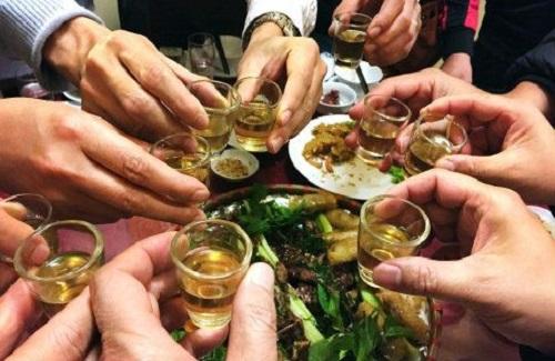 Làm cách nào để uống rượu không say giúp cuộc vui trọn vẹn?