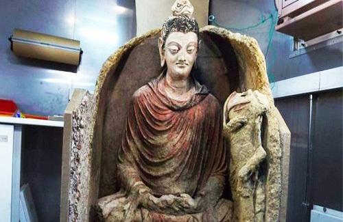Tượng Phật cổ 2000 năm mắt xanh má hồng siêu hiếm thấy
