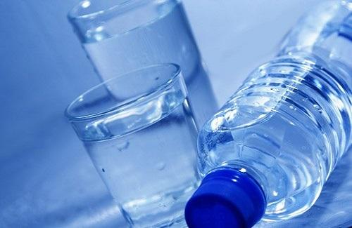 Tái sử dụng chai nhựa nhiều lần có thể gây ra hiểm họa khôn lường