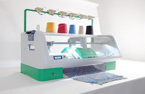 Máy dệt điện tử có thể in áo len nhờ công nghệ 3D