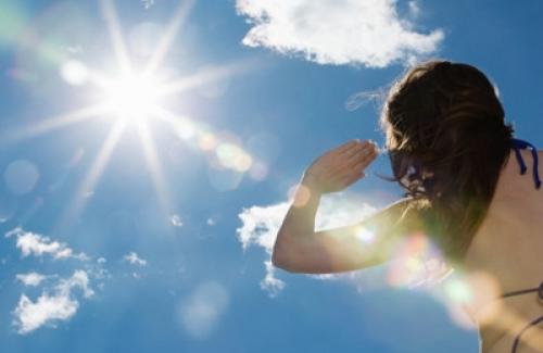 Ánh nắng mặt trời: Cách bảo vệ da tránh khỏi tác hại của ánh nắng mặt trời
