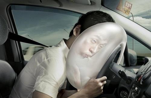 Bung ra với tốc độ 322km/h, liệu túi khí trên ô tô có gây hại không?