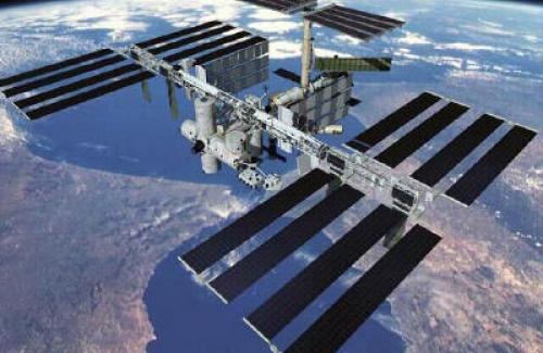Phi hành gia đi bộ khẩn cấp ra không gian sửa chữa trạm ISS