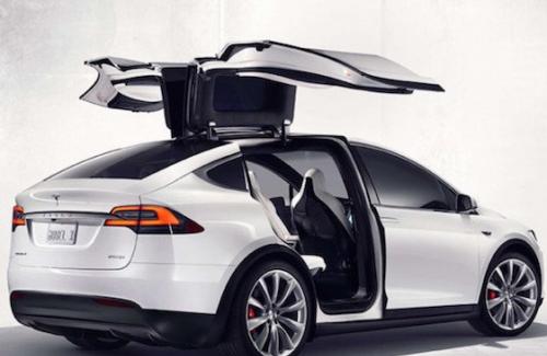 Bất ngờ siêu xe điện trị Tesla giá 8 tỷ đồng lăn bánh tại Hà Nội