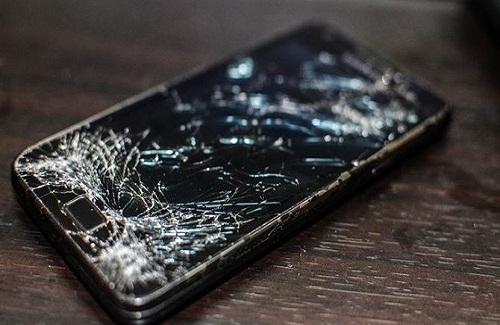 Sắp có smartphone màn hình không thể vỡ
