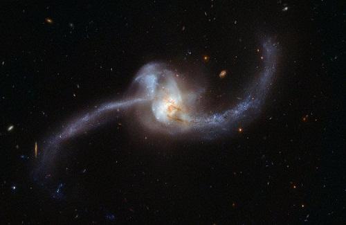 Nút thắt hình thành từ hai thiên hà va vào nhau