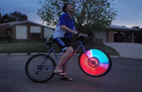 Làm hiệu ứng đèn LED độc đáo cho bánh xe có ảnh chi tiết