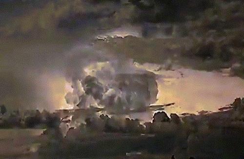 Sấm chớp ghê hồn như bom hạt nhân nổ ở Australia