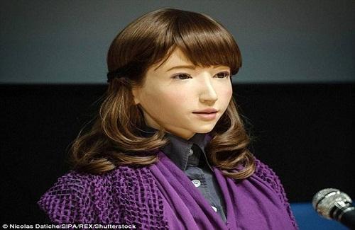 Cận cảnh robot phát thanh viên truyền hình xinh đẹp Nhật Bản