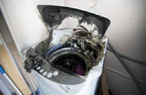 Máy giặt bốc cháy dù không sử dụng