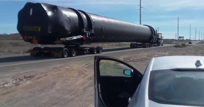 Video: Tên lửa khổng lồ Mỹ bất ngờ xuất hiện ở Vùng 51 bí ẩn
