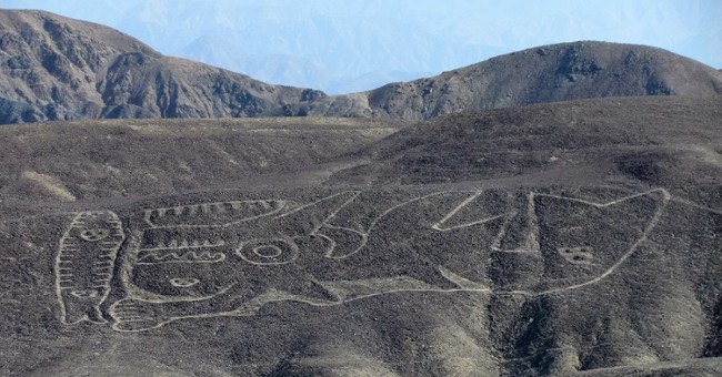Phát hiện hơn 20 hình vẽ khổng lồ kỳ lạ trên sa mạc của Peru