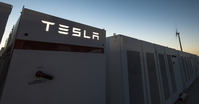 Nhà máy pin của Elon Musk khắc phục sự cố mất điện của một bang nước Úc trong 140mili giây