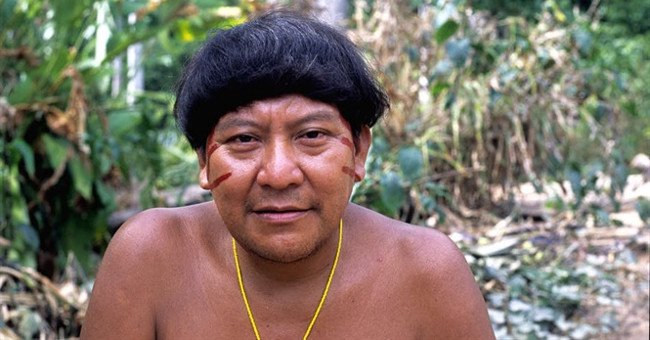 Bộ tộc sống tách biệt trong rừng rậm Amazon với tục ăn xương người chết