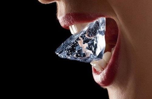 Cách sơ cứu khi chẳng may bị đá lạnh dính vào lưỡi