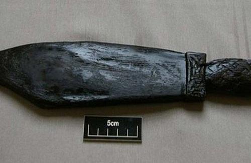 Kiếm gỗ Viking 1.000 năm vẫn nguyên vẹn, không mục nát: Được làm từ loại gỗ đắt như vàng!